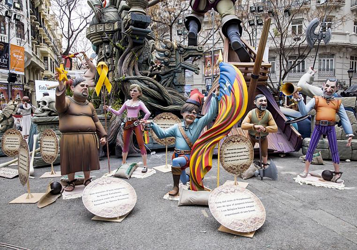 Imagen de archivo de ninots de Fallas en Valencia