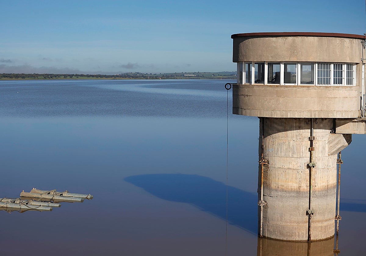 Embalse de Sierra Boyera, desde donde se suministrará el agua, en una imagen de hace una semana