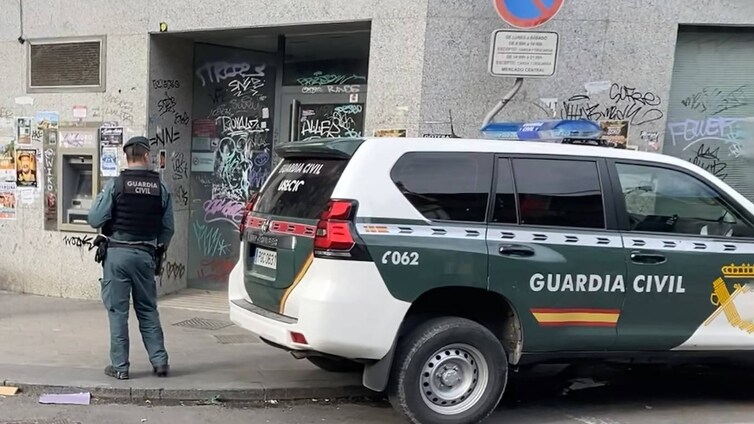 Piden cuatro años de cárcel para un guardia civil acusado de falsificar una firma para vender un arma en Alicante