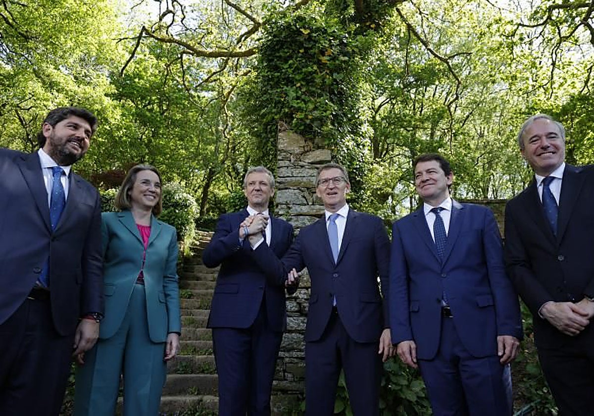 López Miras, Gamarra, Rueda, Feijóo, Mañueco y Azcón, en la toma de posesión del presidente de la Xunta de Galicia