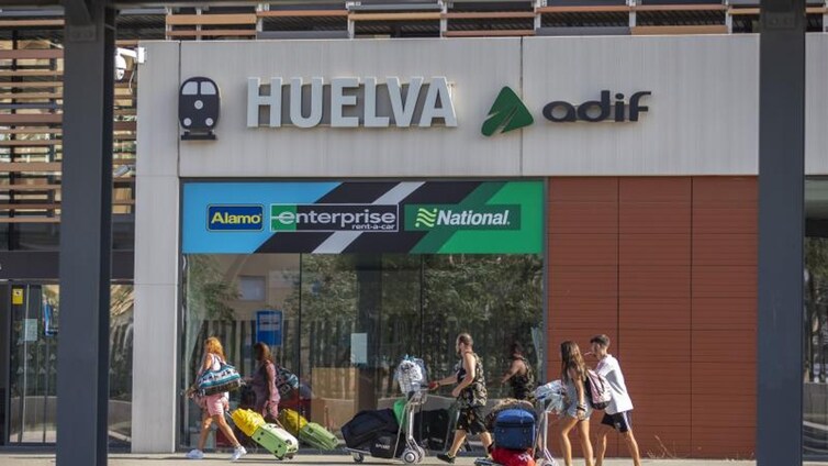 Óscar Puente descarta el AVE a Huelva porque «no compensa»