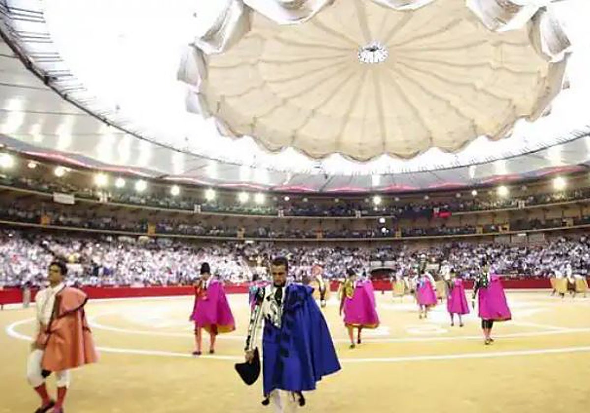 Paseíllo en la plaza de la Misericordia
