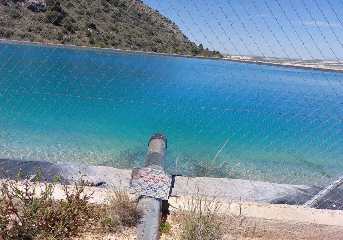 La balsa de 95.000 metros cúbicos en el paraje denominado Fuente de Olivares