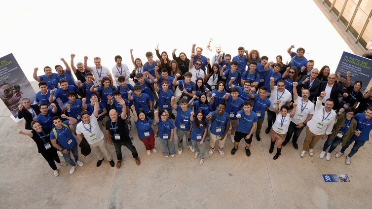 Fundación LAB reta a estudiantes del CENID, la UA y la UMH a mejorar una empresa con Inteligencia Artificial