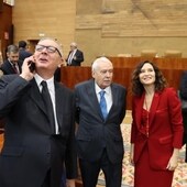 Joaquín Leguina, junto a Alberto Ruiz-Gallardón e Isabel Díaz Ayuso el pasado mes de diciembre