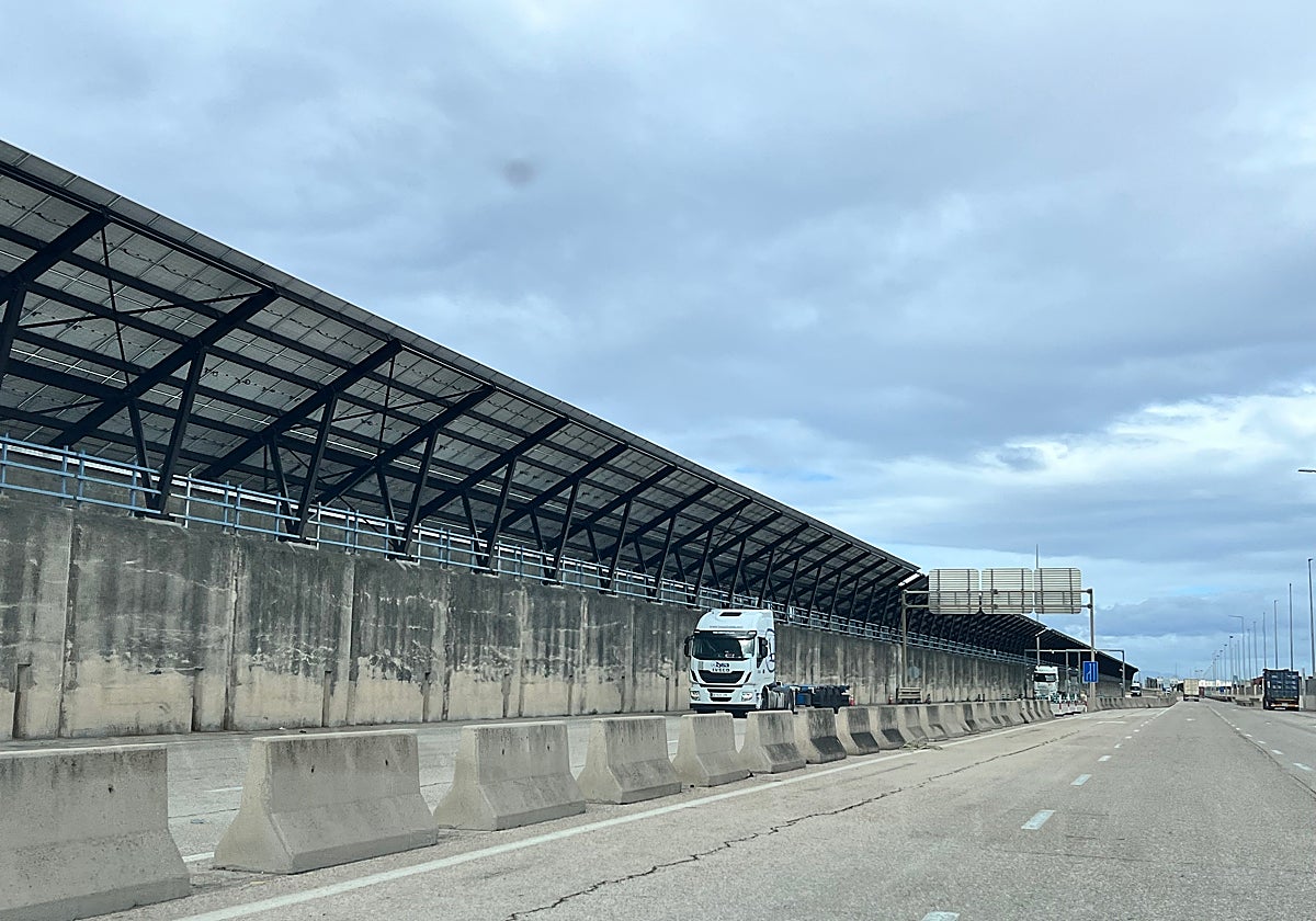 Imagen de las instalaciones fotovoltaicas del Puerto de Valencia