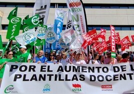 Los sindicatos se movilizan y reclaman a la Junta reanudar el diálogo para aumentar los docentes en Andalucía