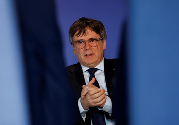 Unas 250 personalidades piden votar a Puigdemont el 12M para culminar el 1-O