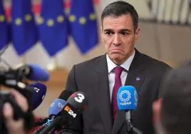 Pedro Sánchez, atendiendo a los medios este miércoles, a su llegada al Consejo Europeo en Bruselas