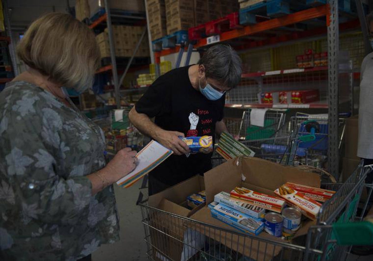 Reparto de productos para población vulnerable a través del Banco de Alimentos