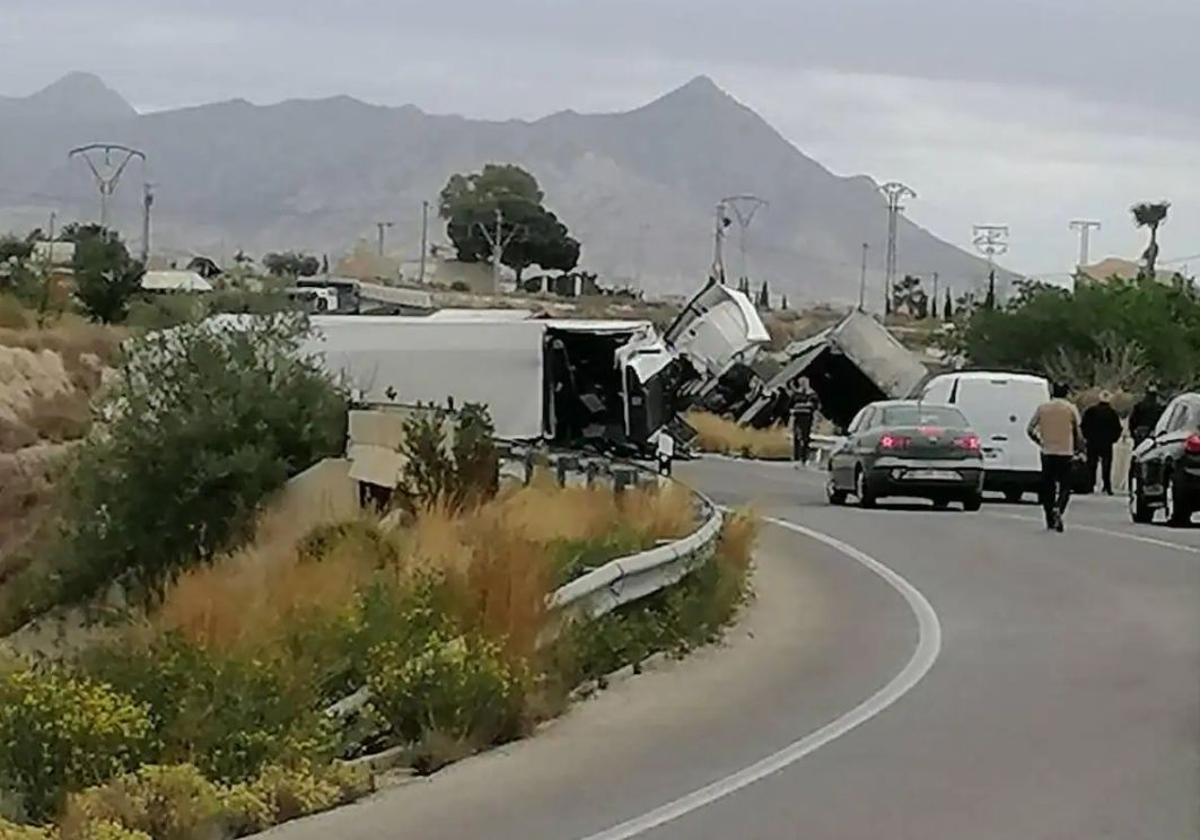 Los dos camiones accidentados