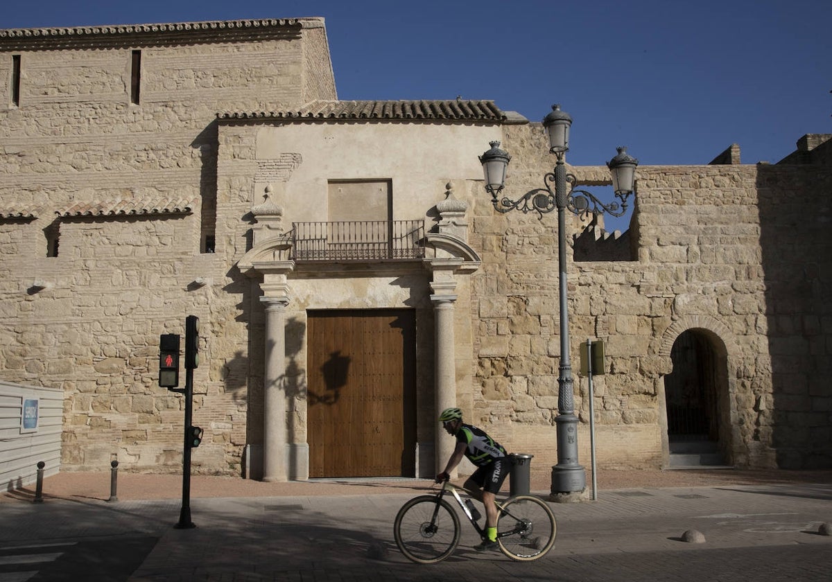 Portada barroca del Alcázar de los Reyes Cristianos de Córdoba