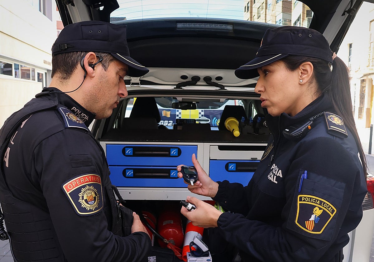 Imagen de archivo de dos agentes de la Policía Local de Onda