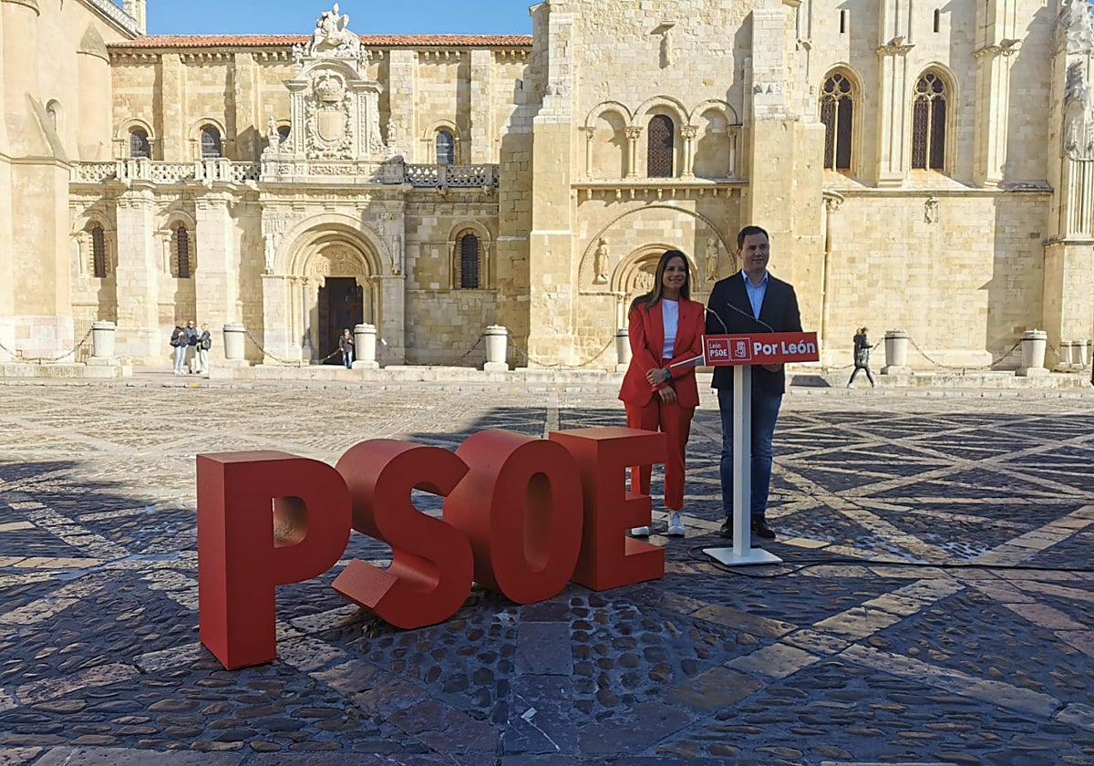 Nuria Rubio y Javier Alfonso Cendón presentan la iniciativa del PSOE leonés para que el 18 de abril sea también fiesta autonómica