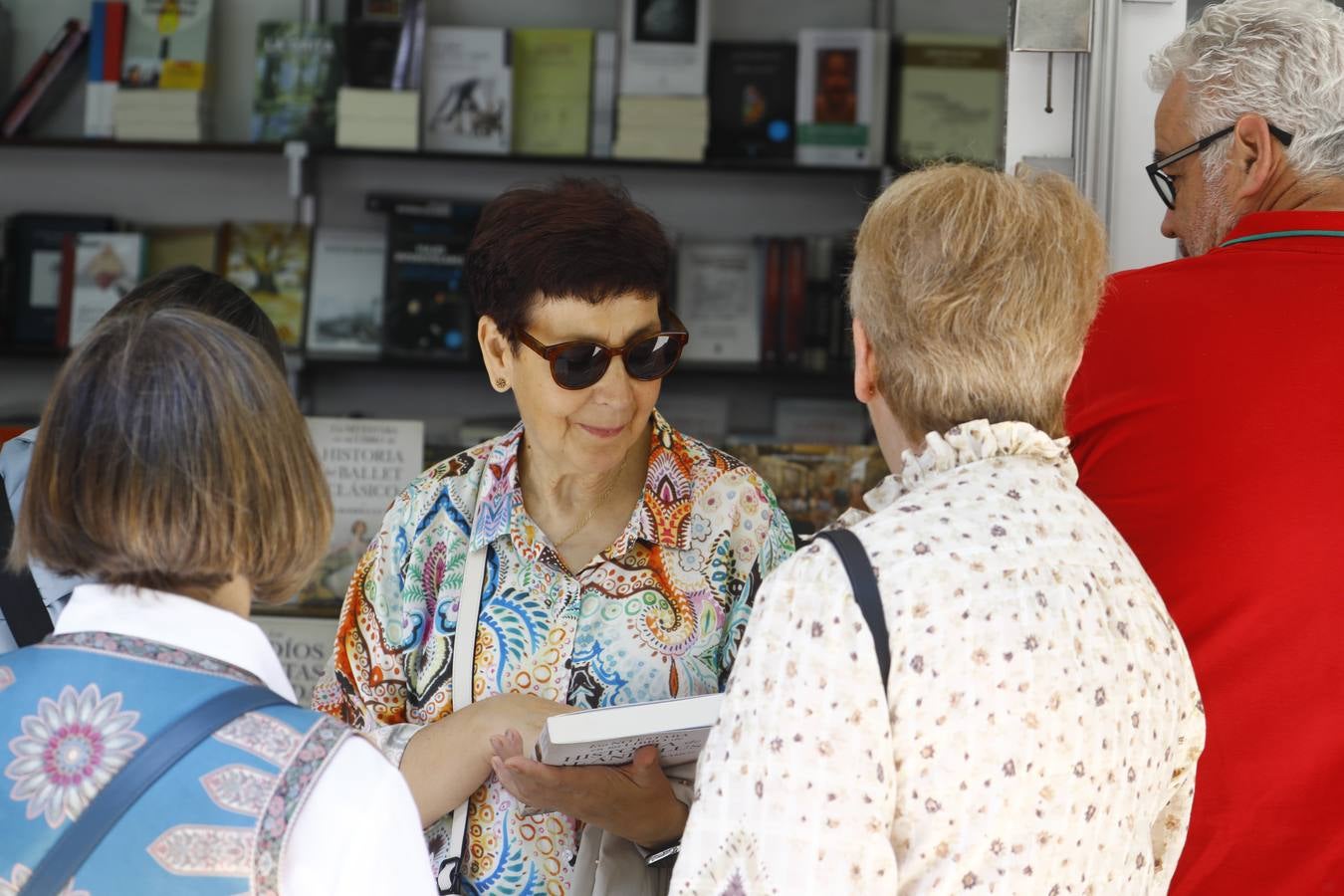 Las imágenes de la Feria del Libro de Córdoba en un domingo de gran ambiente