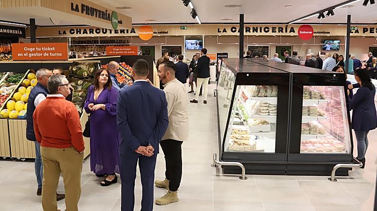 Imagen del gran supermercado abierto por Cooperativa San Rafael (Alsara) en la capital en 2023