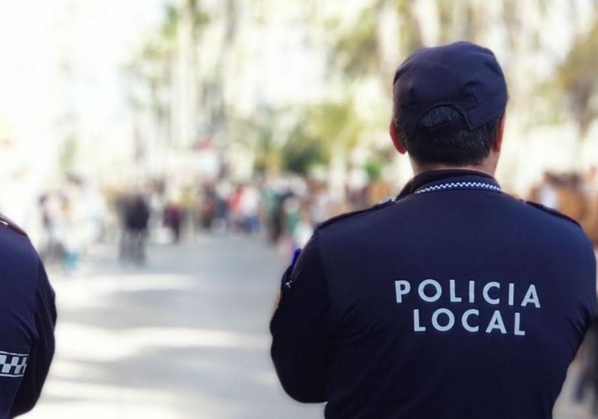 Imagen de archivo de un agente de la Policía Local de Elche