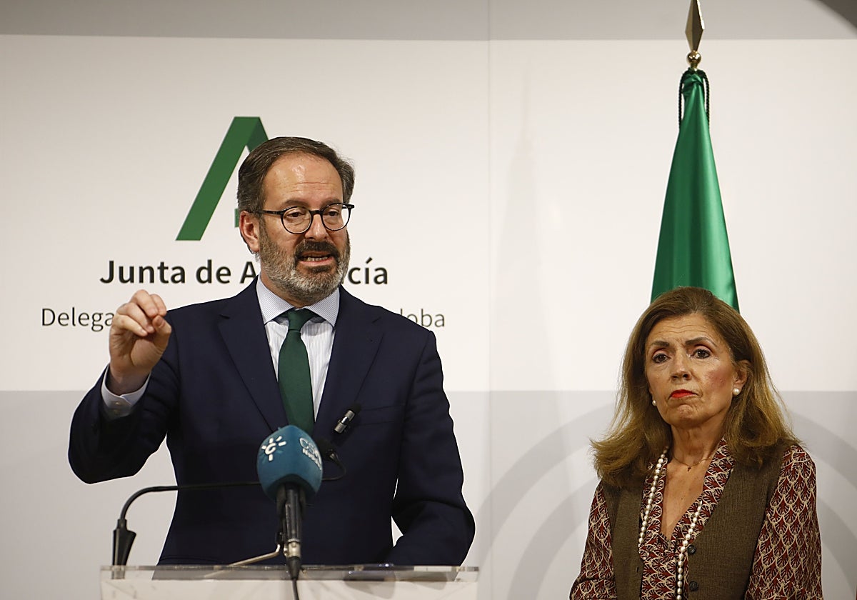 Adolfo Molina y María Jesús Botella, durante la comparecencia sobre el agua