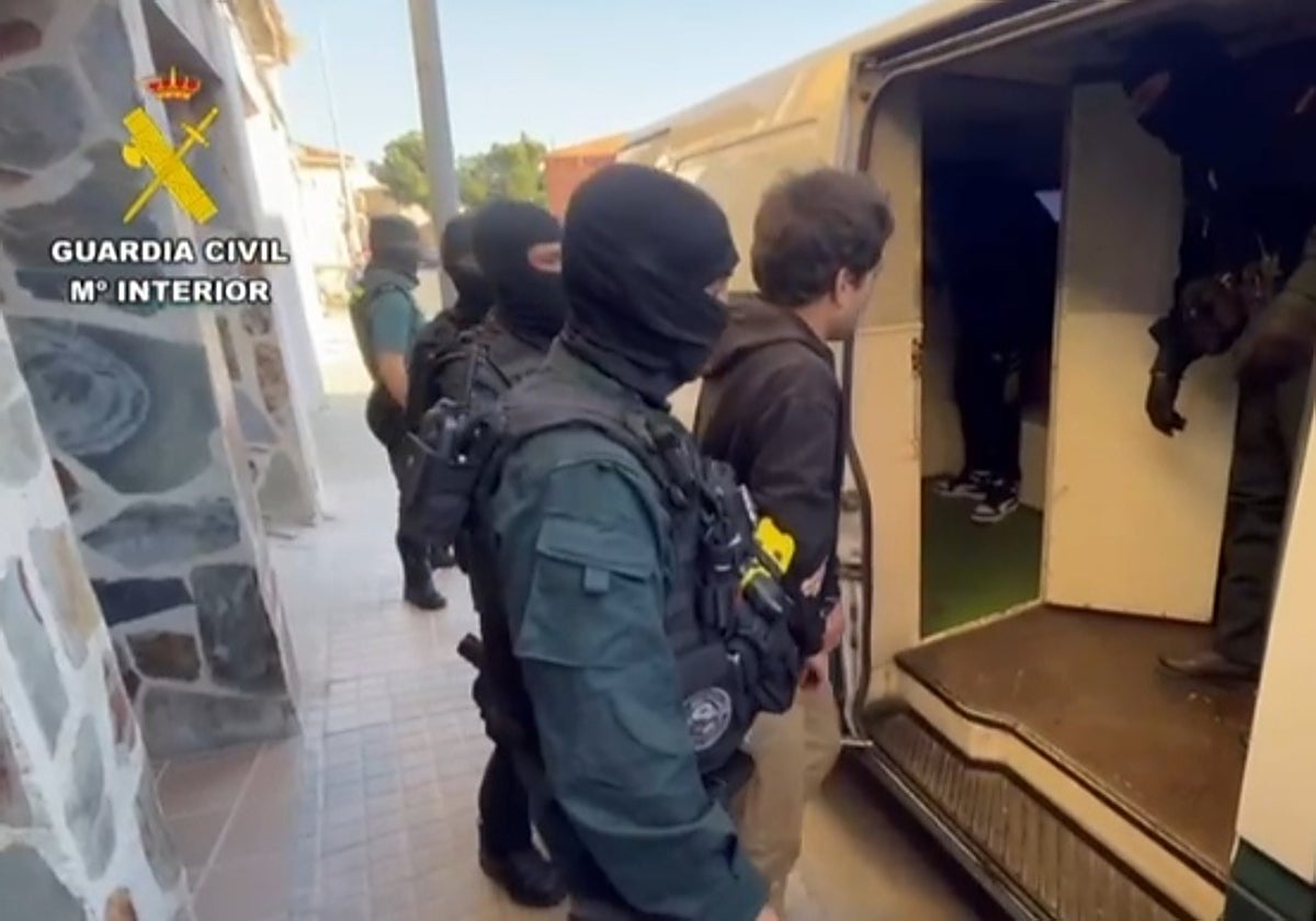 Uno de los detenidos