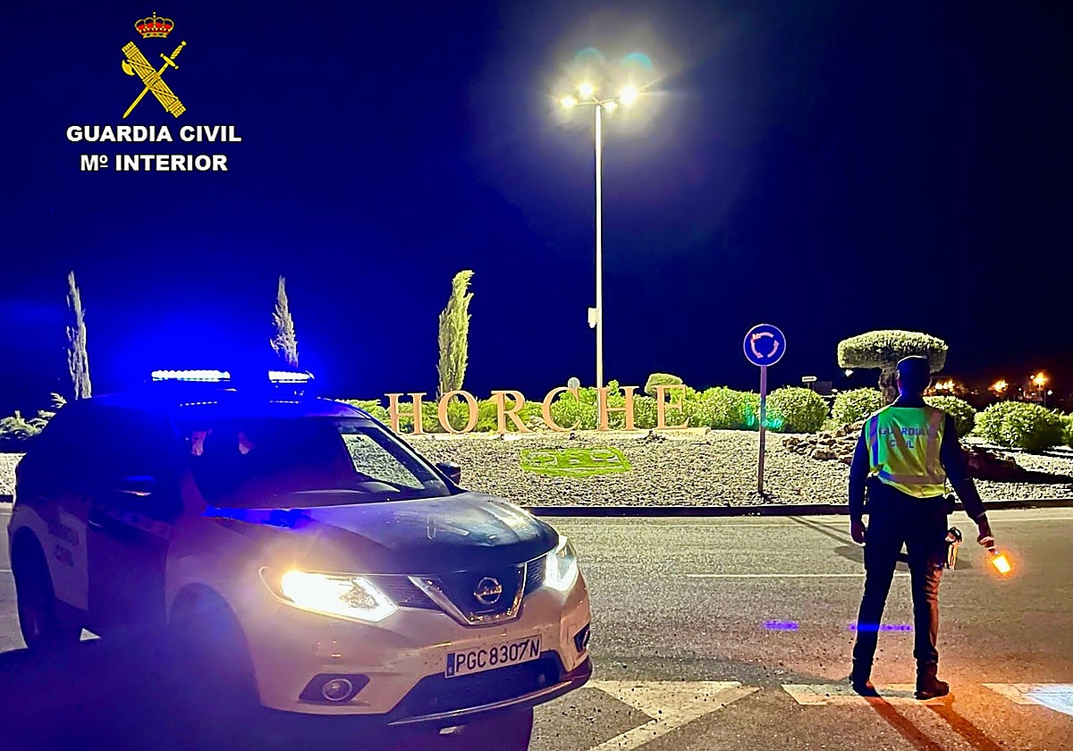 Detenidos dos menores por romper las lunas de 18 vehículos en Horche (Guadalajara)