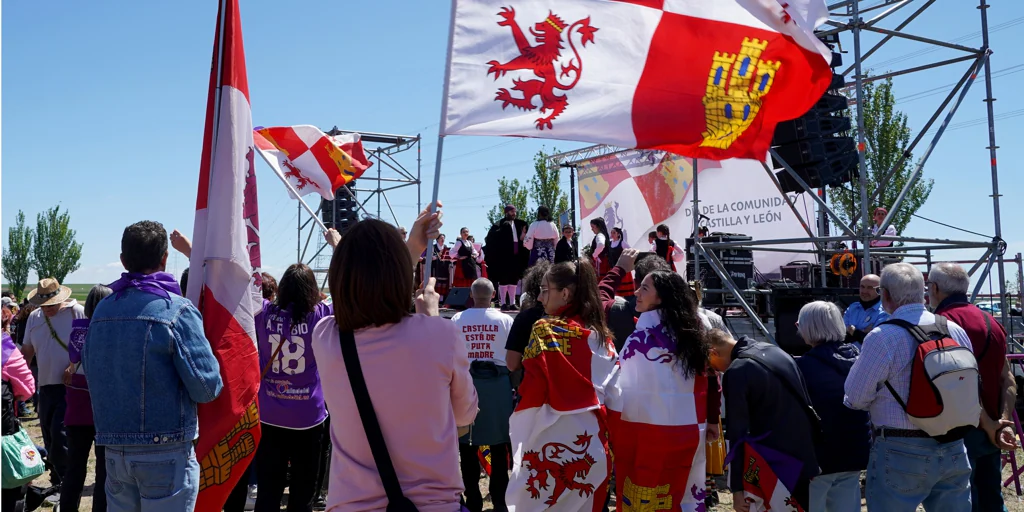 Unas 450 personas inician la fiesta del Día de la Comunidad en Villalar