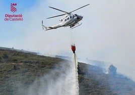 Envían refuerzos aéreos a tres incendios simultáneos en Valencia y Castellón, uno con desalojados