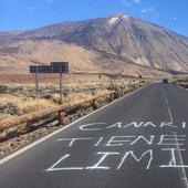 Aparecen pintadas de 'Canarias tiene un límite' en el Parque Nacional del Teide