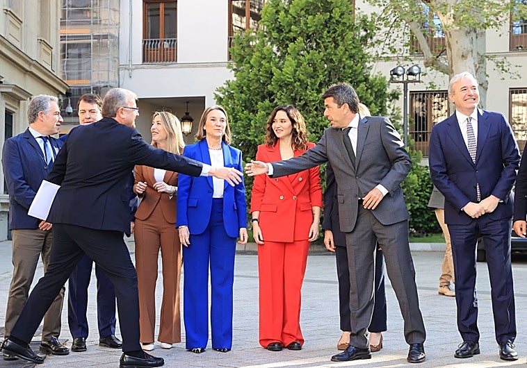 Presidentes autonómicos del PP en el Senado antes de una reunión de la Comisión General de Comunidades Autónomas