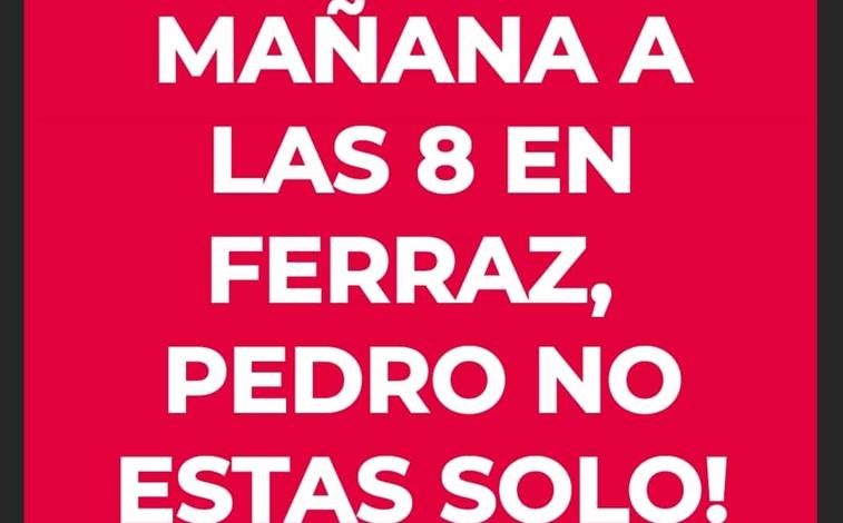 Imagen principal - Carteles de las tres manifestaciones convocadas este jueves y sábado a favor y en contra del presidente del Gobierno, Pedro Sánchez