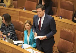 El amago de Sánchez de dimitir descafeinará la toma de mando de Besteiro como líder del PSdeG