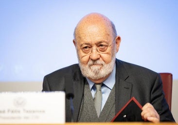 El CIS de Tezanos da la victoria a Illa y sitúa a Junts como segunda fuerza