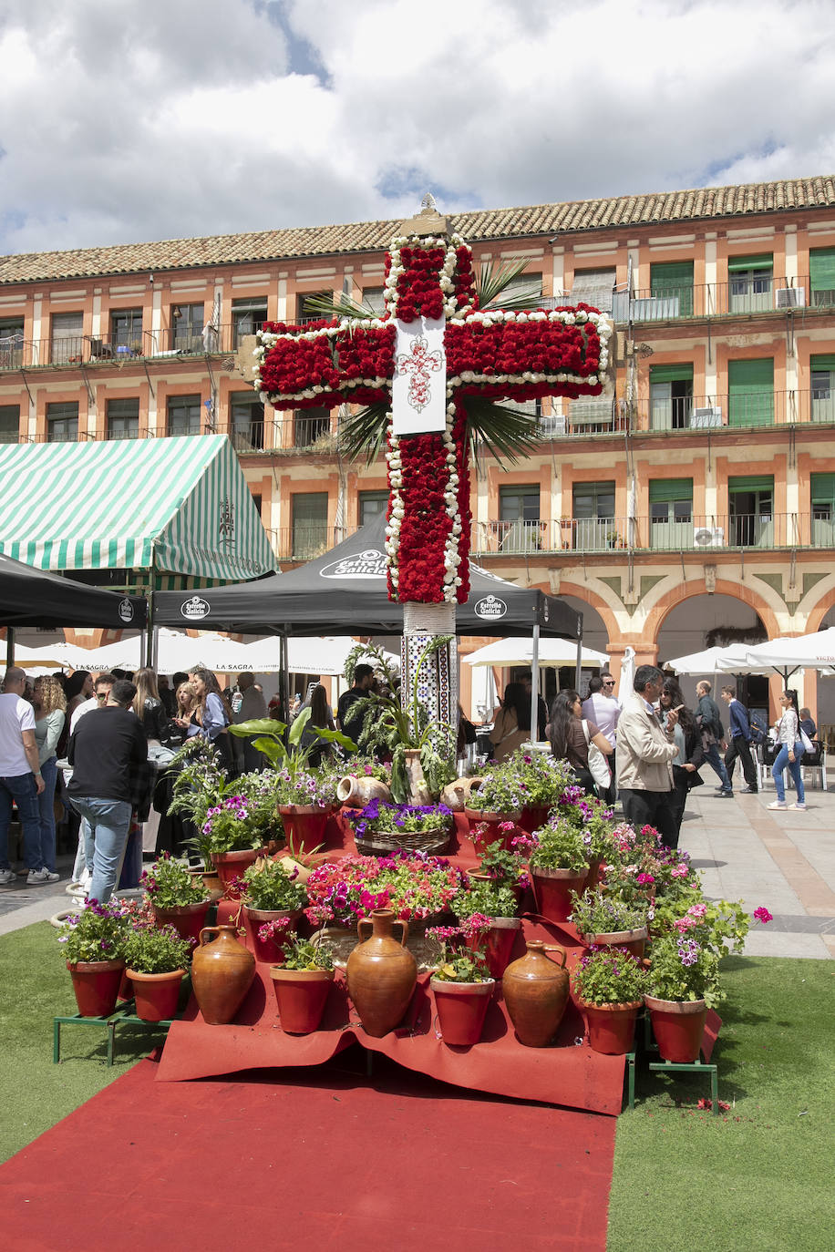 Fotos: el comienzo de las Cruces de Mayo de Córdoba