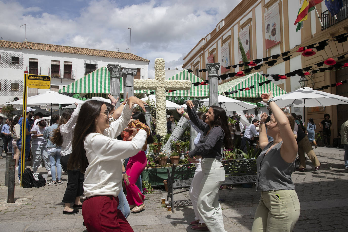 Fotos: el comienzo de las Cruces de Mayo de Córdoba