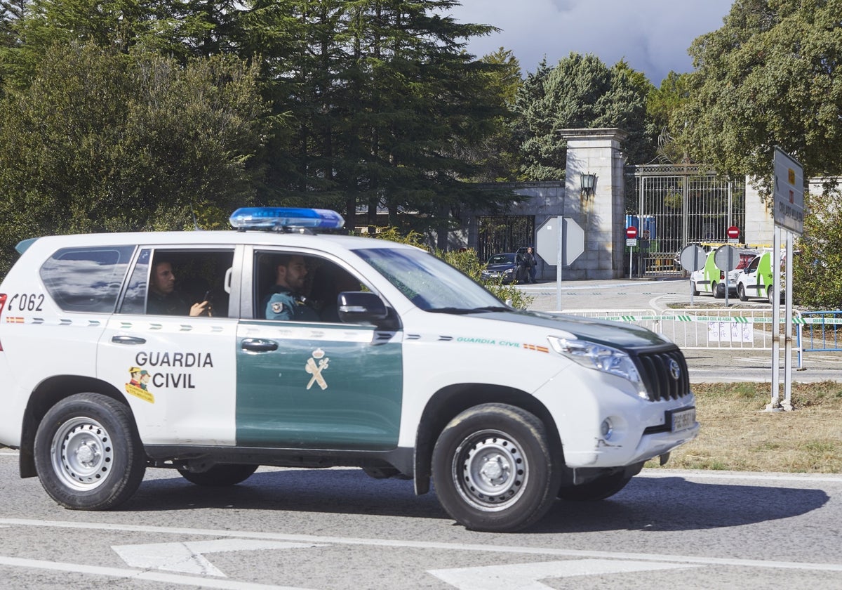 Un vehículo de la Guardia Civil