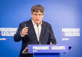 Carles Puigdemont, hoy, durante el mitin matinal de Junts en Francia
