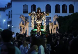 Fotos: El ambiente en las Cruces de Mayo la primera noche de la fiesta