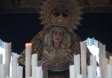 Cuatro décadas de la llegada de la única Virgen de ojos azules