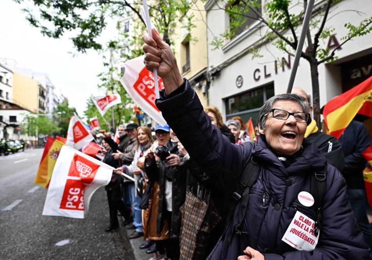 Comité Federal del PSOE y acto de apoyo de simpatizantes de Pedro Sánchez frente a Ferraz, en imágenes