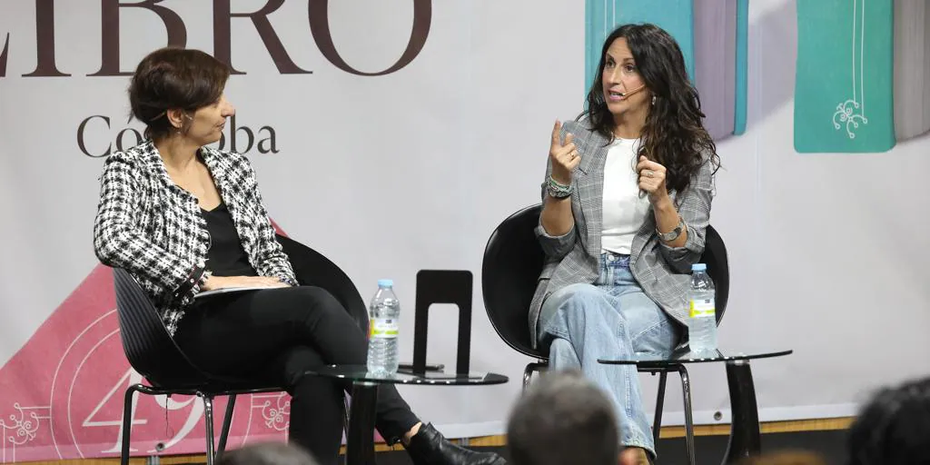 María Oruña y su exitosa teniente Valentina siembran el misterio en la Feria del Libro de Córdoba
