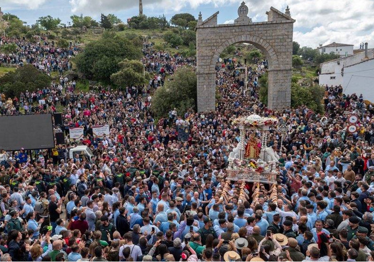 Procesión de la Virgen de la Cabeza de Andújar (Jaén)