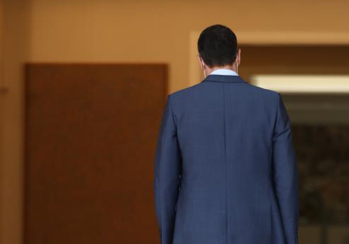 Pedro Sánchez tras una comparecencia en La Moncloa