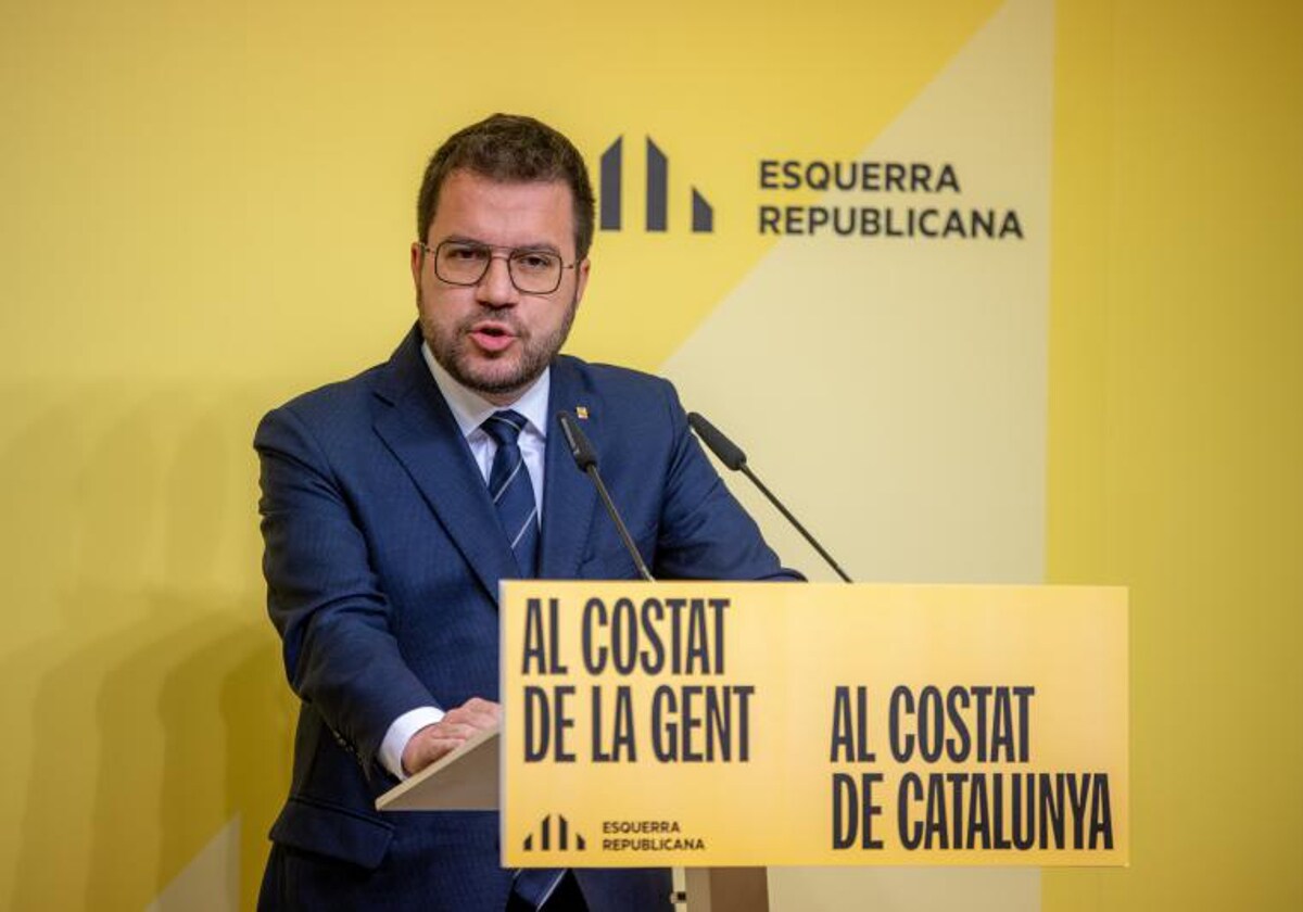 El presidente de la Generalitat de Catalunya y candidato a la reelección, Pere Aragonès, durante una rueda de prensa, a 29 de abril