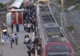 Campaña en inglés en la Costa del Sol para extranjeros para pedir el tren para el litoral del Mediterráneo