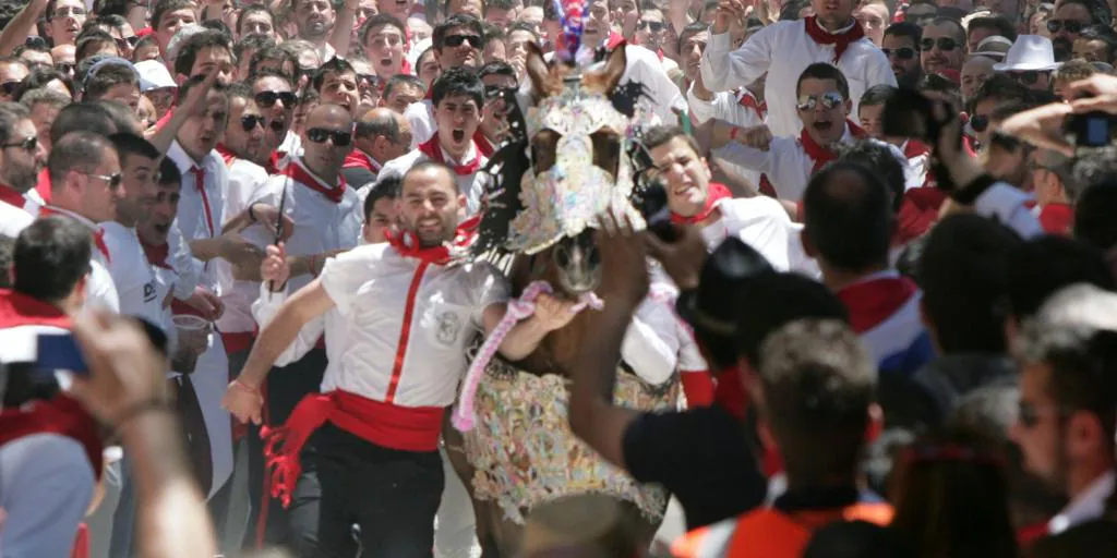 Los caballos del vino de Caravaca: fechas, carreras y actos de la fiesta Patrimonio de la Humanidad de Murcia