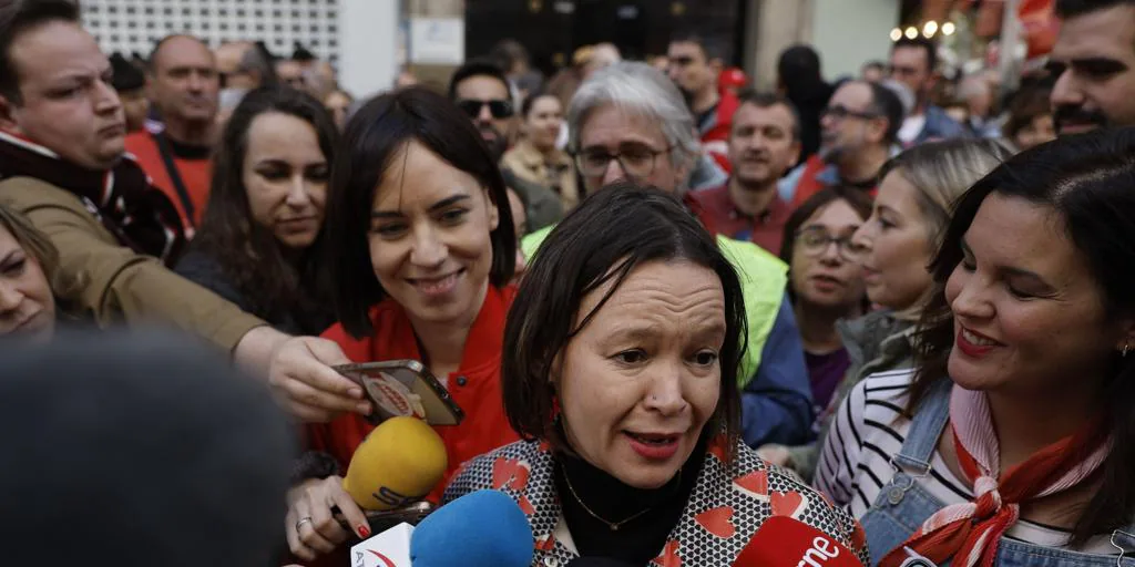 El PSOE recupera a la exministra Leire Pajín para la lista de las elecciones europeas