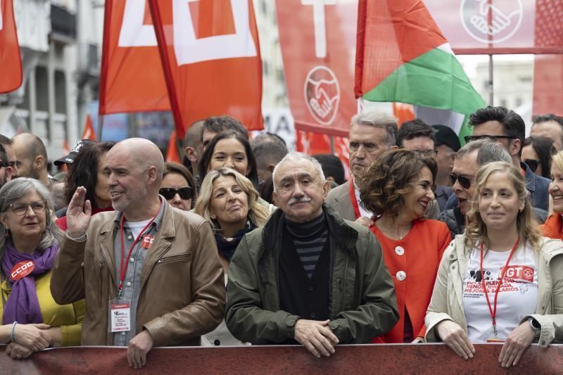 La cabecera principal de la manifestación contaba con los líderes sindicales pero también varias vicepresidentas del Gobierno