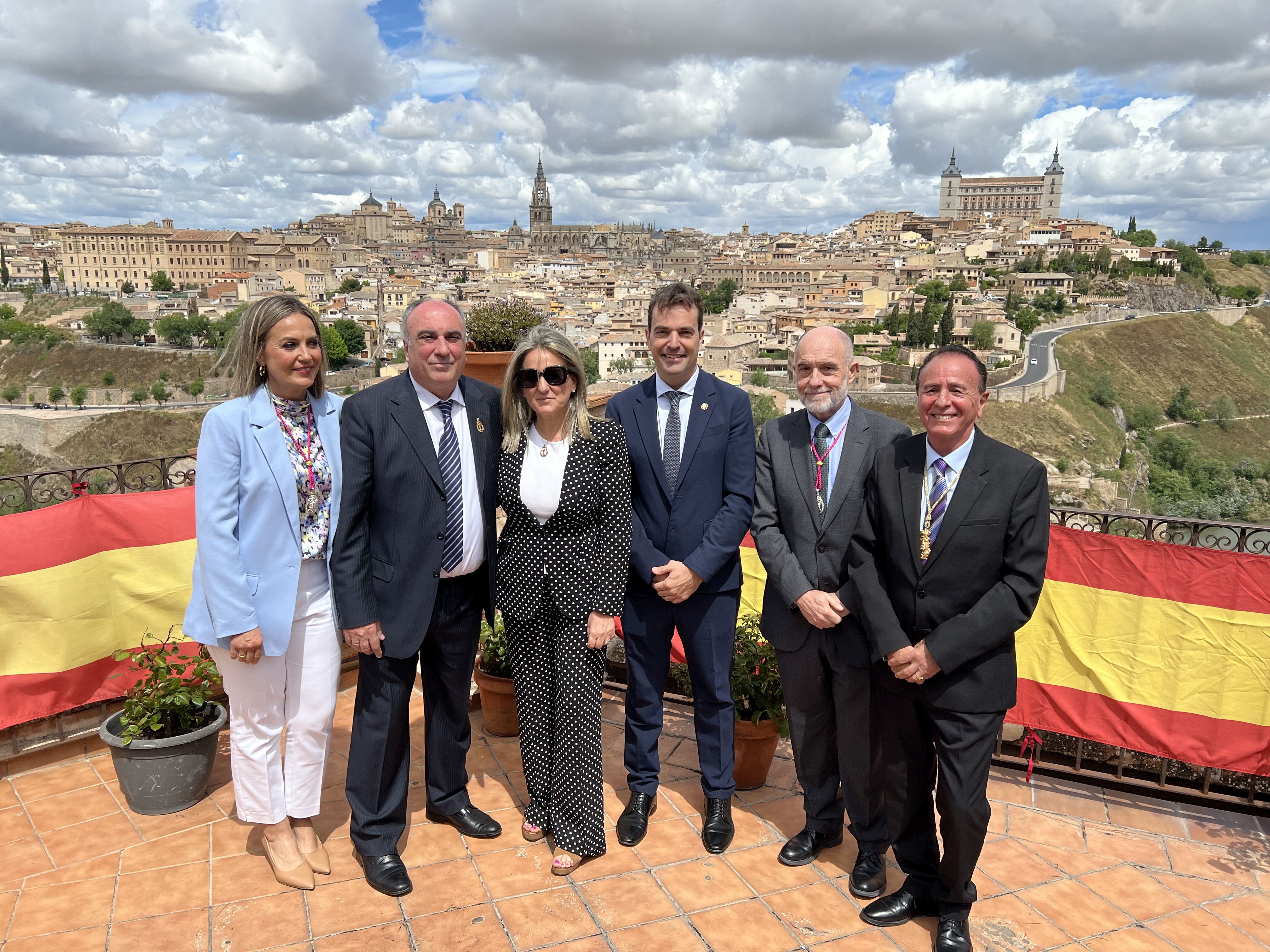 Multitudinario y frío Día del Valle en Toledo