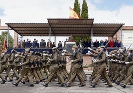 Los artilleros de la base leonesa de Ferral de Bernesga conmemoran la gesta del Dos de Mayo de 1808