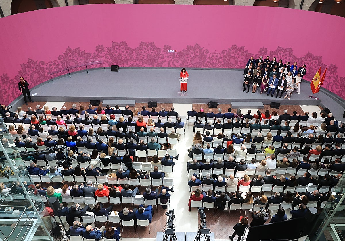 Aspecto del patio de la Real Casa de Correos durante el discurso de Isabel Díaz Ayuso