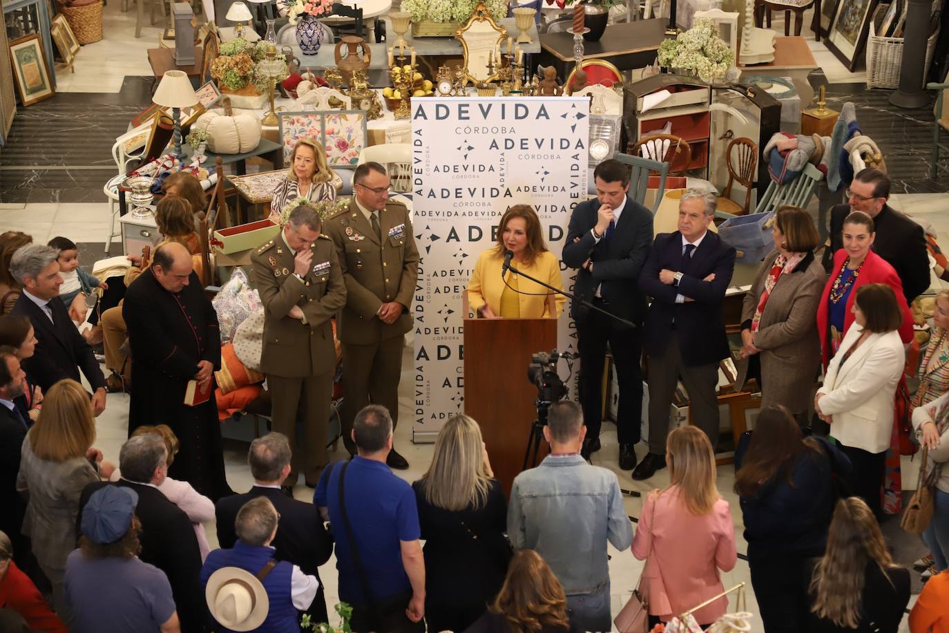 Las imágenes de la inauguración del Baratillo de Adevida en Córdoba